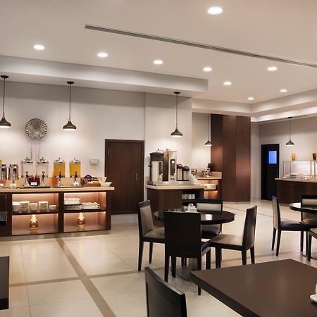 Holiday Inn Express Dubai Safa Park By Ihg Exterior photo