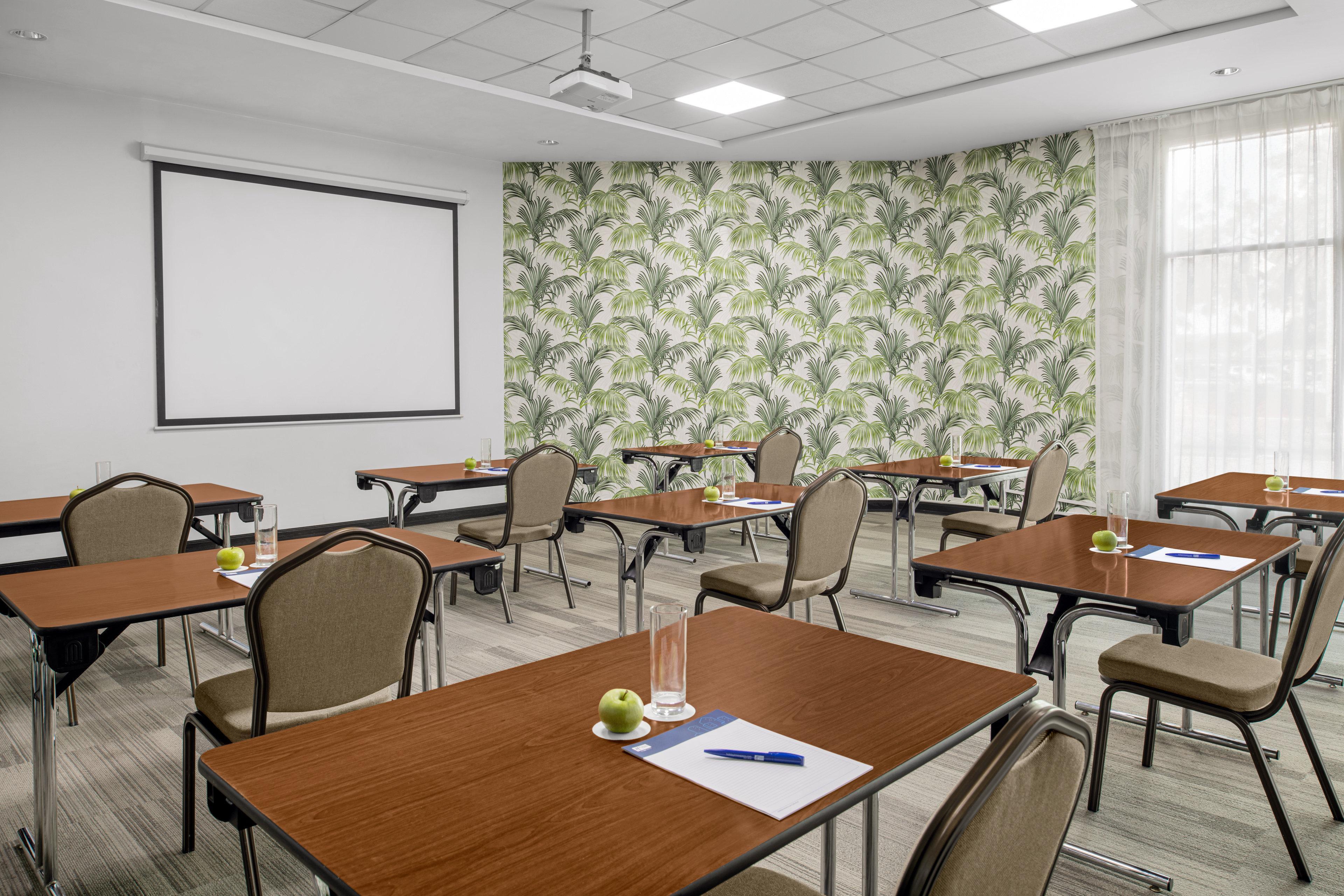 Holiday Inn Express Dubai Safa Park By Ihg Exterior photo