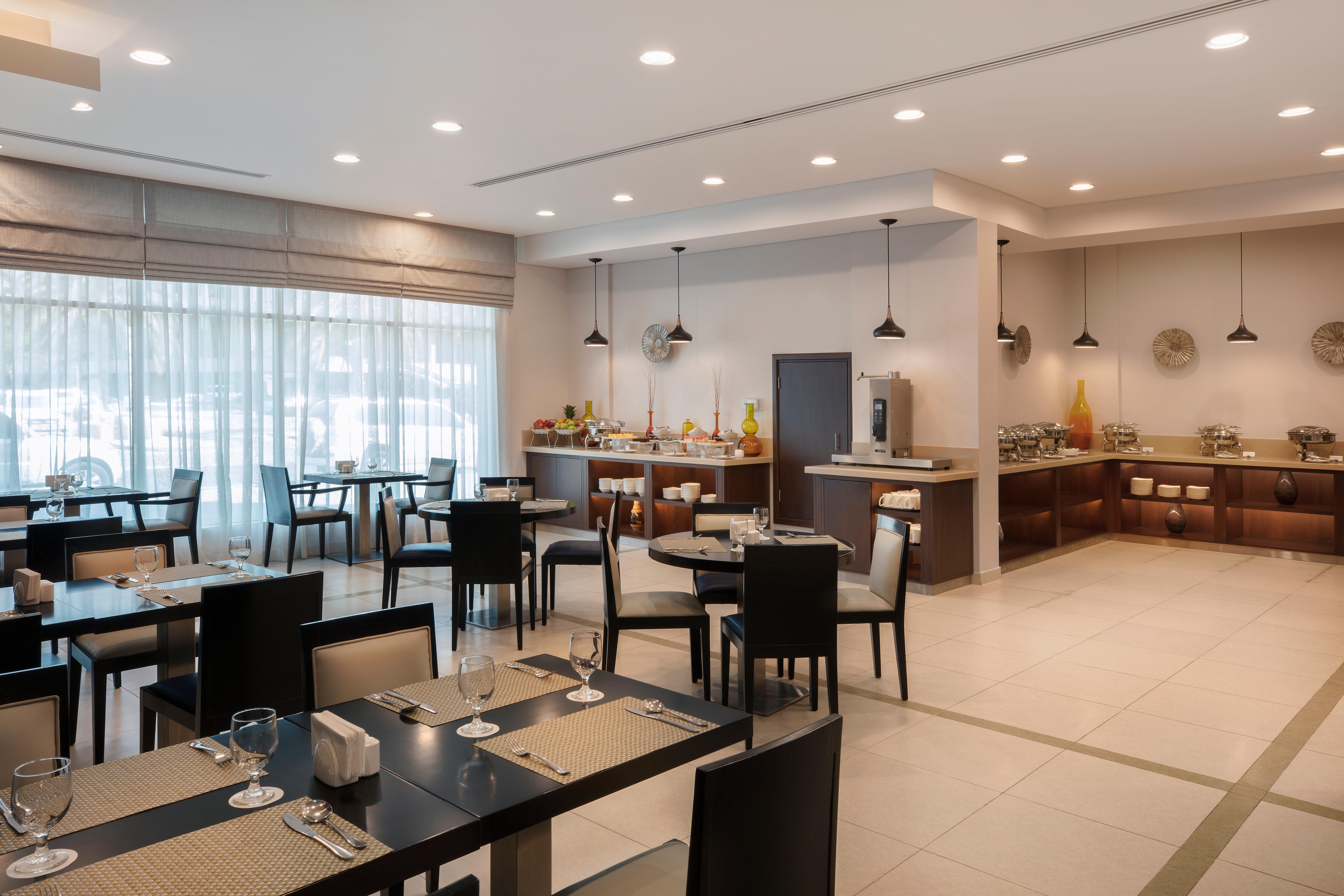 Holiday Inn Express Dubai Safa Park By Ihg Exterior photo