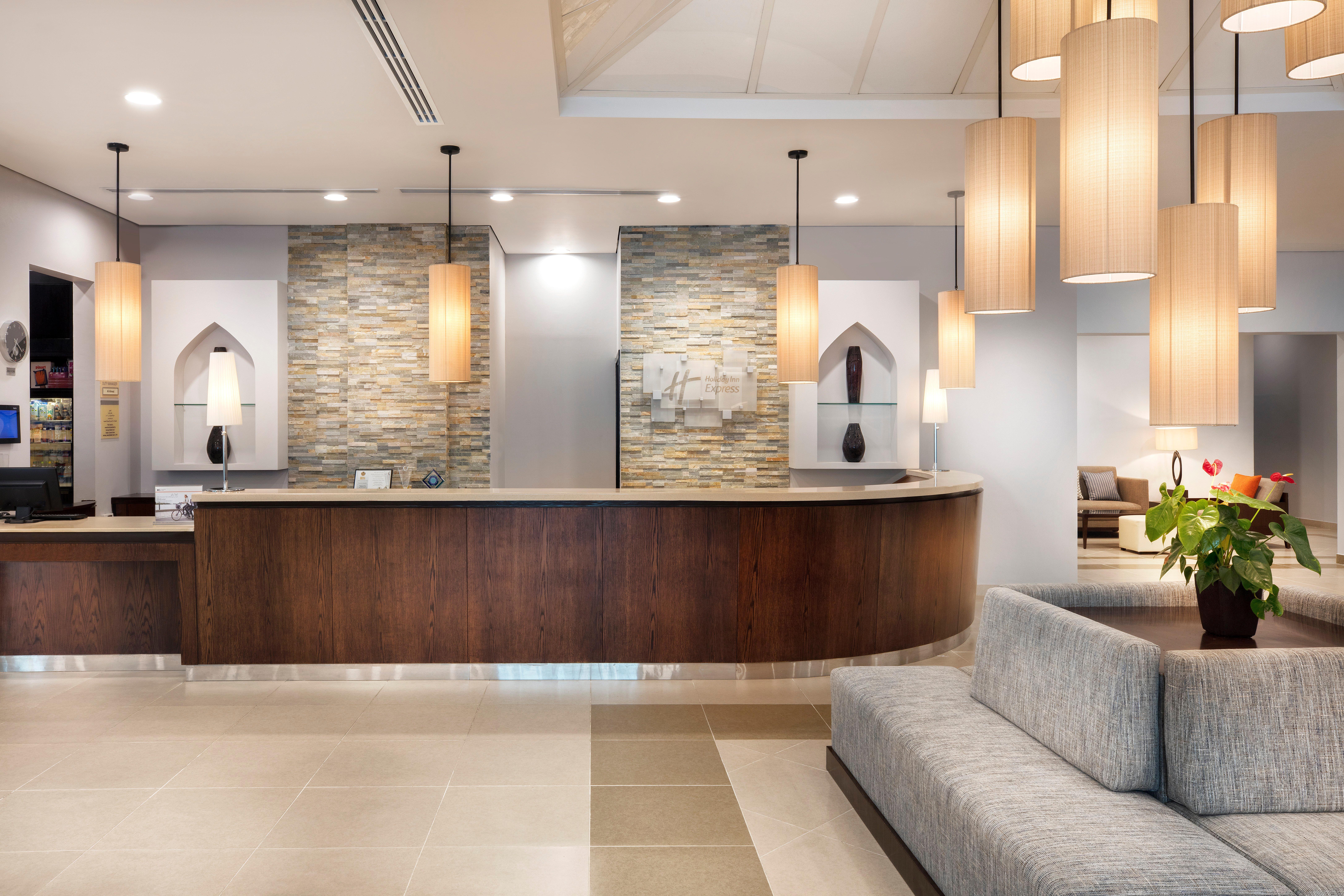 Holiday Inn Express Dubai Safa Park By Ihg Exterior photo